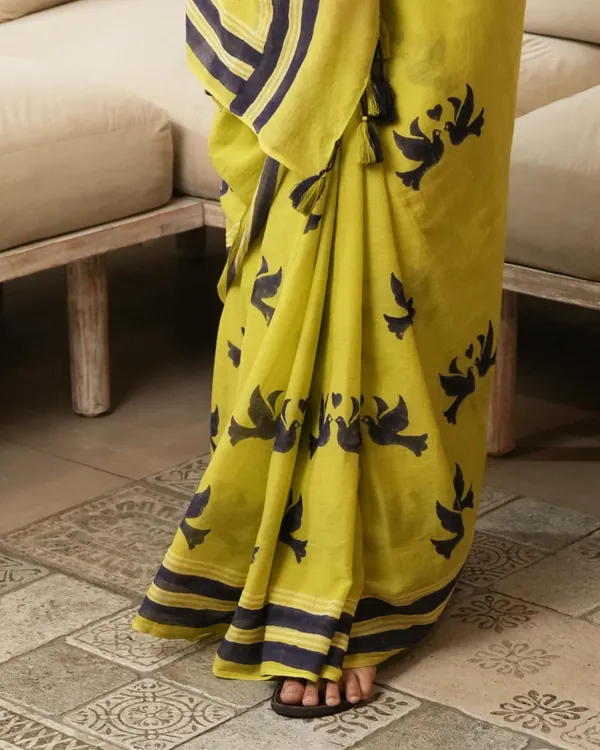 Green_Cotton_Lovebird_H_Block_Printed_Mul_Saree_With_Tassels_For_Women